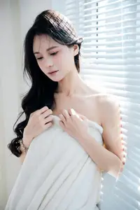 YiTuYu Vol.8756 Sha Sha: Discovering the Pensive, Fragile Beauty of a Muse in Pristine Serenity-8