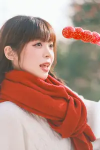 YiTuYu Vol.8562: Sai Xi Xi Li Ma Radiates Festive Charm in Warm Winter Style-5