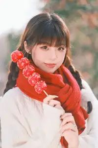 YiTuYu Vol.8562: Sai Xi Xi Li Ma Radiates Festive Charm in Warm Winter Style-24