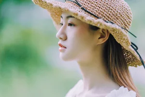 Serene Riverside Portraits: Yi Ping in YiTuYu Art Language Vol.9293 – Artistic Outdoor Photography and Natural Lifestyle Aesthetic-19