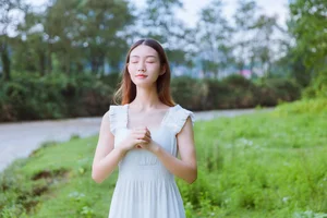 Serene Riverside Portraits: Yi Ping in YiTuYu Art Language Vol.9293 – Artistic Outdoor Photography and Natural Lifestyle Aesthetic-18