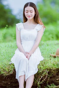 Serene Riverside Portraits: Yi Ping in YiTuYu Art Language Vol.9293 – Artistic Outdoor Photography and Natural Lifestyle Aesthetic-8