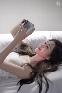 VGU No.6: A Moment of Radiance - Elegant Beauty Unveiled-4