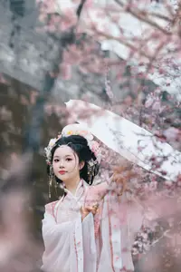 Jiao Tang Ma Qi Duo: Graceful Hanfu Beauty Amidst Spring Blossoms, YiTuYu Vol.8761-5