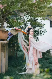 Jiao Tang Ma Qi Duo: Graceful Hanfu Beauty Amidst Spring Blossoms, YiTuYu Vol.8761-1