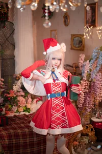 Festive Vanilla Christmas Photoshoot with Aiwest: Elegant Holiday Fashion and Cozy Winter Aesthetic Inspiration for the Season-14