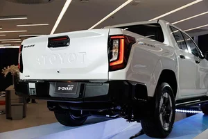 The All-Electric Toyota Hilux 2026: A Sustainable Icon for Modern Adventures-5