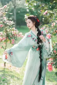 Ethereal Beauty: Xiao He's Grace in Classic Hanfu - YiTuYu Collection Vol.8729-6