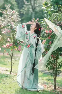 Ethereal Beauty: Xiao He's Grace in Classic Hanfu - YiTuYu Collection Vol.8729-9