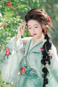 Ethereal Beauty: Xiao He's Grace in Classic Hanfu - YiTuYu Collection Vol.8729-20