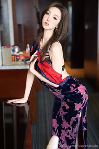 YouMi Vol.1158: Tao Tao Yao Yao Twins – Timeless Allure in Velvet Qipao. Discover Exquisite Asian Beauty.-4