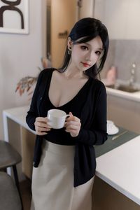 Coser Xueqing Astra: Elegant & Alluring OL Style - 0073-10