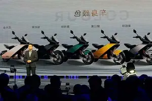 Scoox Zero X7: Unique Electric Scooter with Breakthrough Hub-Center Steering Tech-1