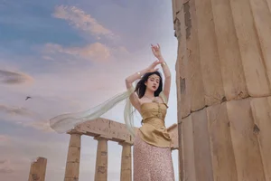 Ethereal Grace: Nnian’s Breathtaking Journey Through The Sacred Ruins Fantasy-24