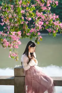 Vol.8632 Nan Yi: Dreamy Youth by the River, A Poetic & Romantic Blossom-8