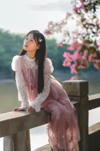 Vol.8632 Nan Yi: Dreamy Youth by the River, A Poetic & Romantic Blossom-18