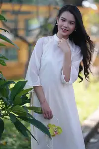 Graceful Vietnamese Girl in White Ao Dai - Captivating Traditional Beauty-5