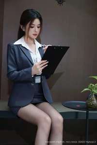 Elegant Professionalism: A Yi Sha in XiuRen No.10646 Office Series-12