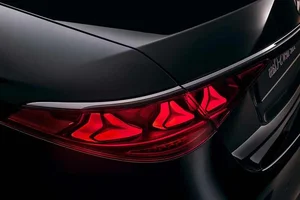 The New 2026 Mercedes-Benz S-Class Facelift: Redefining Luxury with 2,700 Upgrades and the Stunning MBUX Superscreen Display-10