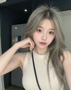 Stunning Smoky Brown Layered Hair A Secret to Stand Out & Charm Beautiful Girl Photo-0