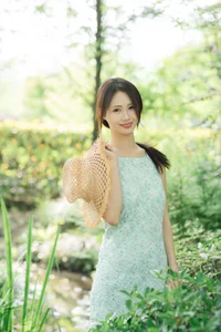 Sun-Kissed Mint Summer Aesthetics: Ka Bi for YiTuYu Art Language Vol.9302 Portrait Collection-5