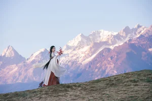 Artistic Portrait Photography Featuring Wan Jiang Ting: YiTuYu Art Language Vol.9215 – Elegant Aesthetic Visuals and Rouge-Inspired Beauty-8