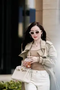 Beauty of Former Hot Girl Sam: Elevated Look Captivates All Eyes-8