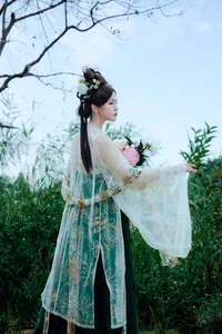 Sophisticated Portraiture of Pang Tou Yu: Dreaming of Rainy Jiangnan Aesthetics – YiTuYu Art Language Vol.9300 Collection-4