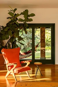 Stunning 600m2 Farmhouse Renovation: Blending Rustic Heritage with Modern Open-Plan Design and Natural Light-10