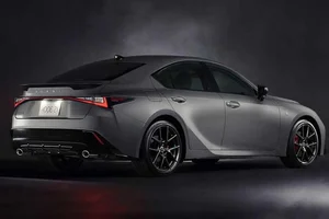 Lexus IS F Sport Mode Black V: A Masterpiece of Power and Elegance-9