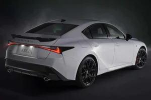 Lexus IS F Sport Mode Black V: A Masterpiece of Power and Elegance-8