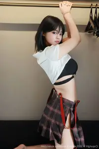 XiuRen No.10774 Xiao Ling: Captivating Schoolgirl Charm in an Intimate Setting-3