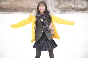 Elegant Portrait Photography Featuring Yui Iruma: A Glimpse into LOVEPOP Photoset 22 and Contemporary Japanese Lifestyle Fashion Trends-1