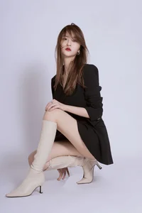 Elegant Portrait Photography: YiTuYu Art Language Vol.9100 Featuring Model Xue Xue - A Stunning 25-Piece Visual Collection-14