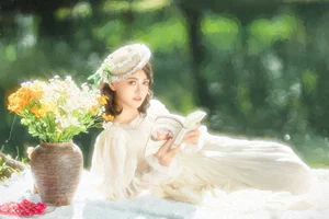 Chic French Picnic Aesthetics: YiTuYu Art Language Vol.9307 Featuring Model A Xi in a Sunny Afternoon Outdoor Lifestyle Photoshoot-8