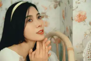 Discover Pai Pai's Dreamy Elegance in YiTuYu Vol.8568: A Gentle Retro Charm-9