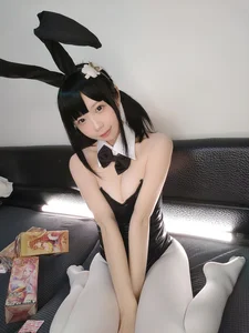 Captivating Cosplay by Shi Wan Zhen Zhi Fu Te - Black Rabbit-0