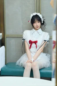 The Sweet and Alluring Beauty of Yue Er Yue Er in Shanghai-3