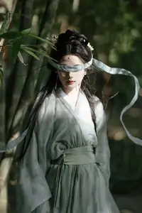 Yi Zhi Mu Yao Yao: Elegant Swordswoman in Bamboo Forest - YiTuYu Vol.8559 Art Language-8