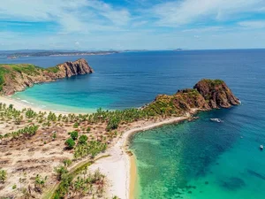 Discover the Magic of Mui Ne: A Guide to Vietnam’s Coastal Paradise Featuring Stunning Sand Dunes, Pristine Beaches, and Luxury Seaside Resorts-4