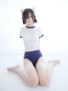 Stunning Wu Geng Bai Gui Gym Uniform Cosplay: Adorable Cat Ear Aesthetic and Sporty Anime Look for Your Next Inspiration-9