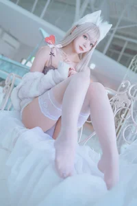 Aesthetic Kemomimi White Lingerie Cosplay Featuring Model Kuro (くろてぃあ) - Stunning 56-Photo Collection of Minimalist Neko-Style Fashion and Portraiture-9