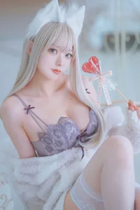 Aesthetic Kemomimi White Lingerie Cosplay Featuring Model Kuro (くろてぃあ) - Stunning 56-Photo Collection of Minimalist Neko-Style Fashion and Portraiture-18