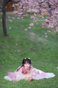 Ethereal Elegance: Xiao Wang Sui Bin Bin in New Collection-10