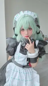 Coser PoppaChan - Corin: Captivating Green-Haired Maid Cosplay Unveiled-3