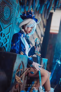Coser Mumu Momo as Furina God of Justice: An Exquisite Cosplay Masterpiece-5