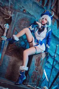 Coser Mumu Momo as Furina God of Justice: An Exquisite Cosplay Masterpiece-12