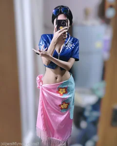 Captivating Nico Robin Cosplay by lMusicl: A Sun-Drenched Seaside Adventure-8