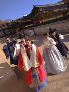 Phuong Ly Transforms into a Regal Korean Consort in Exquisite Hanbok at Ancient Palace-6