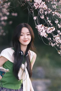 Spring Muse Serenity: YiTuYu Vol.8858 Xiao Ye Ye Lou Xin Yue Moon-4